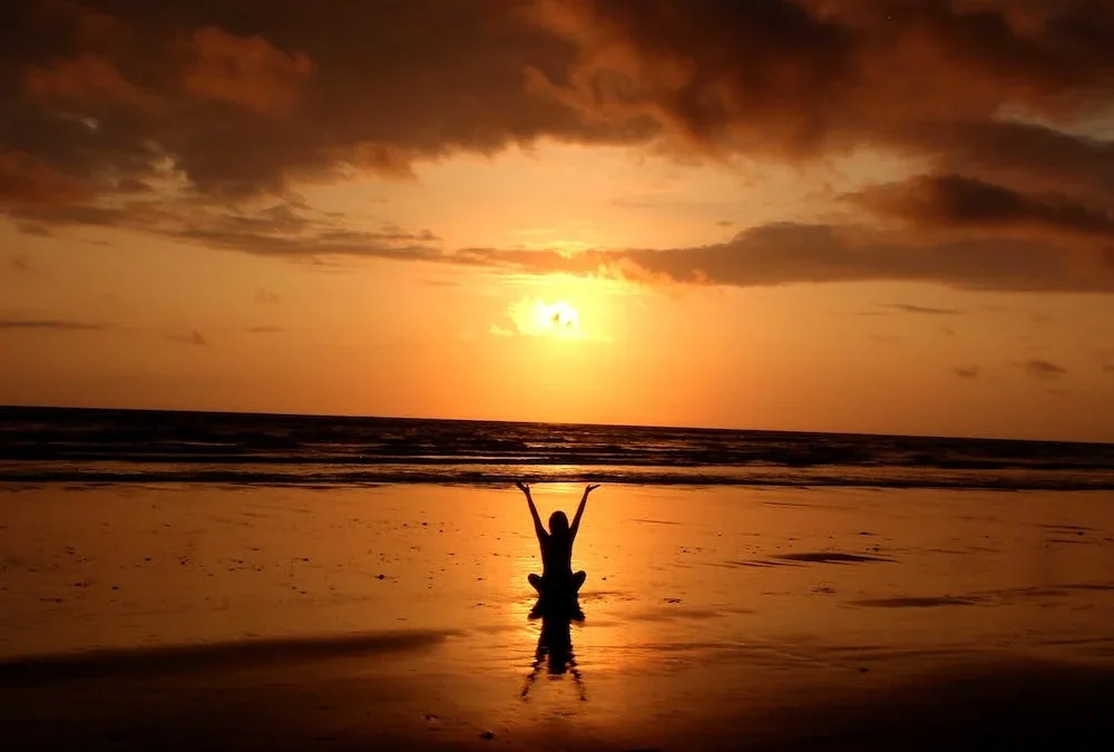 Yoga en minimalisme, hoe je innerlijke rust en balans kunt vinden